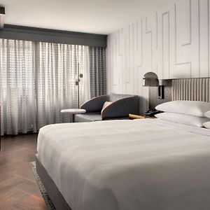Camera con letto king size